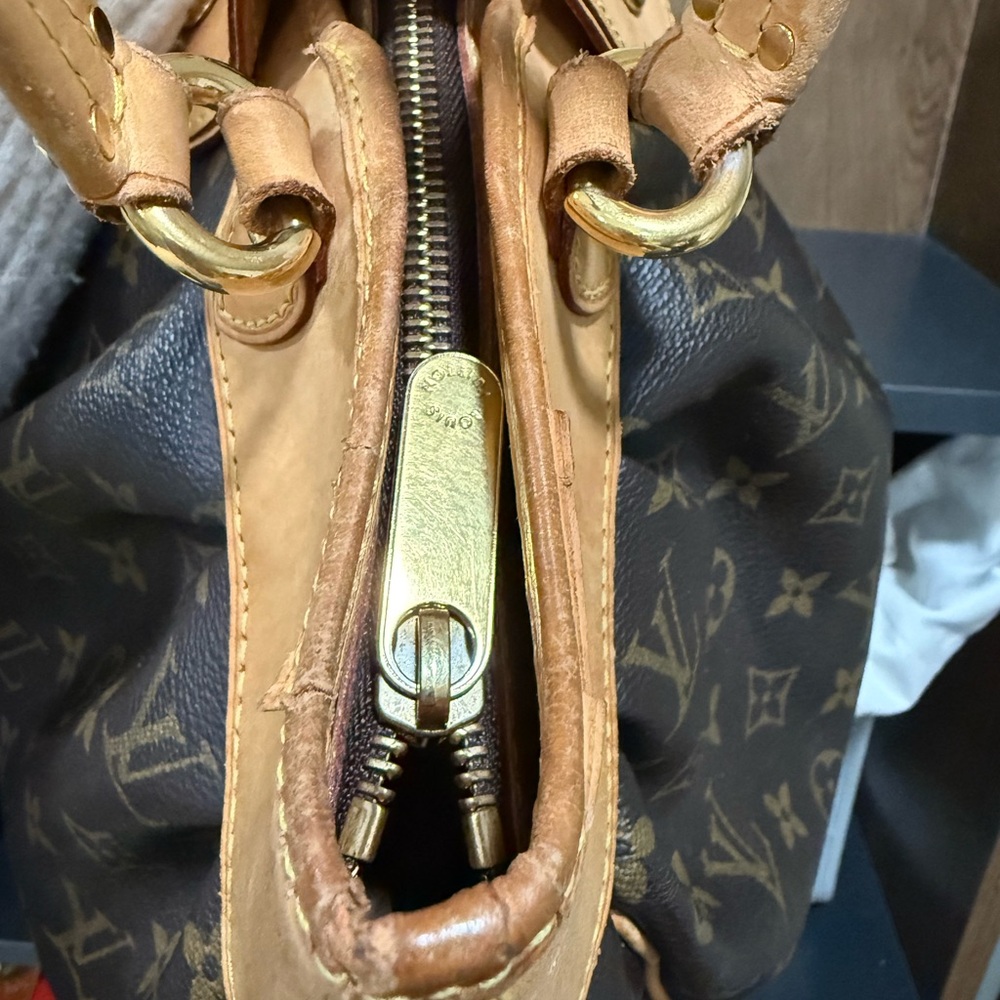 ❌SOLD❌Louis Vuitton Monogram Boétie GM Vintage Satchel • 2009 • Clean Interior - Picture 13 of 17
